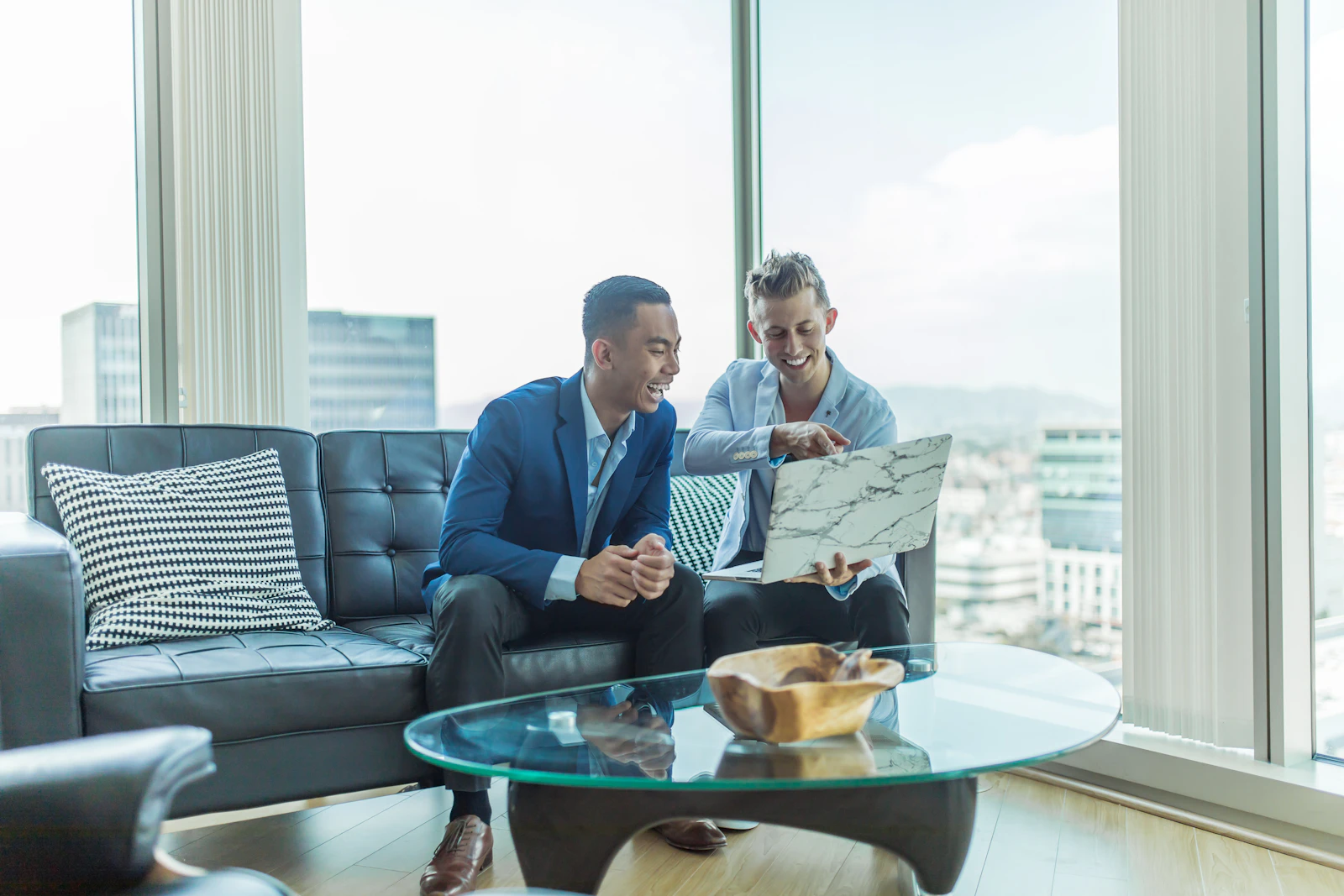 SAS ou SARL : Le guide complet pour choisir votre statut juridique