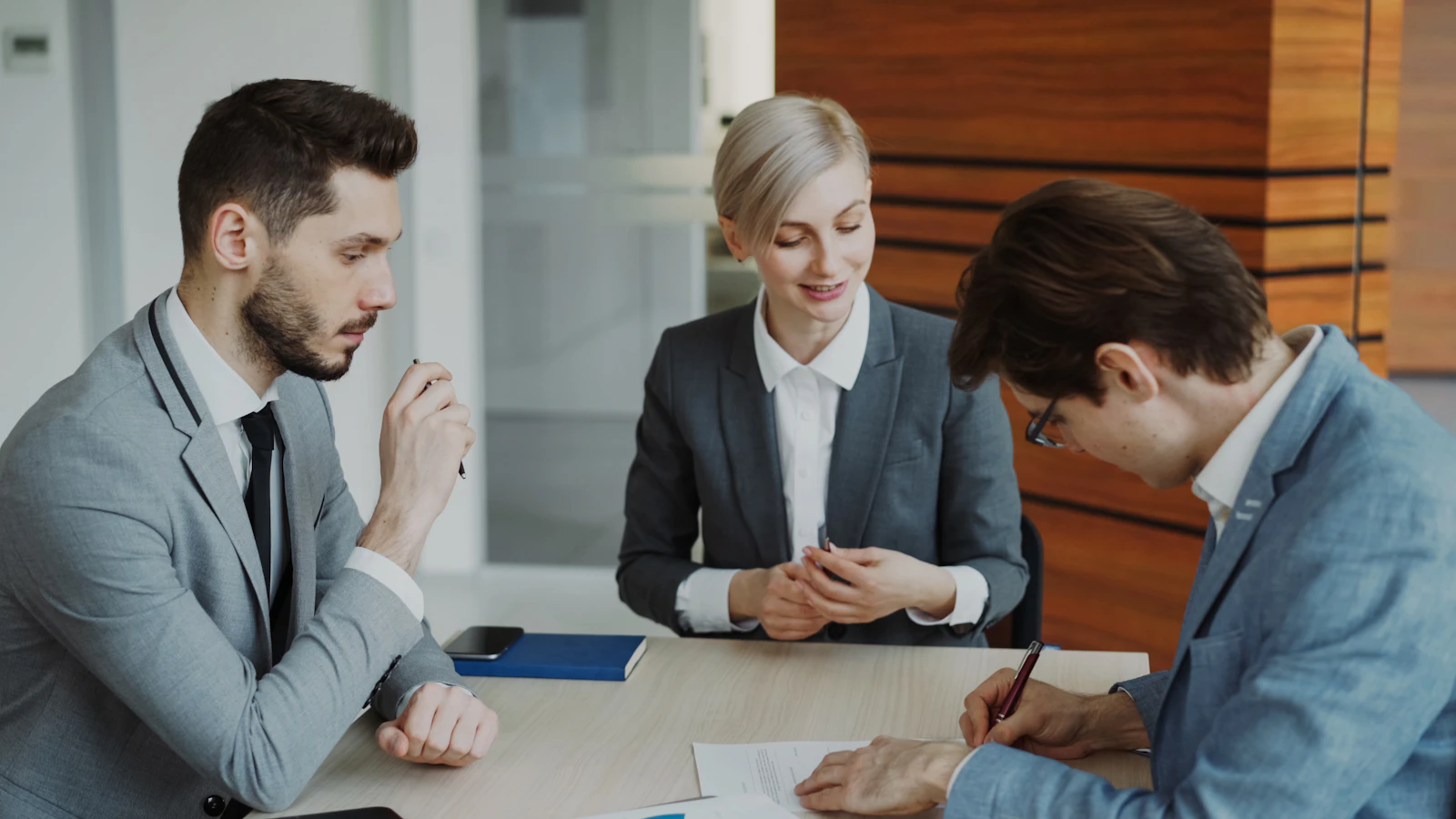 Objet social : Définition, rédaction et enjeux pour votre entreprise