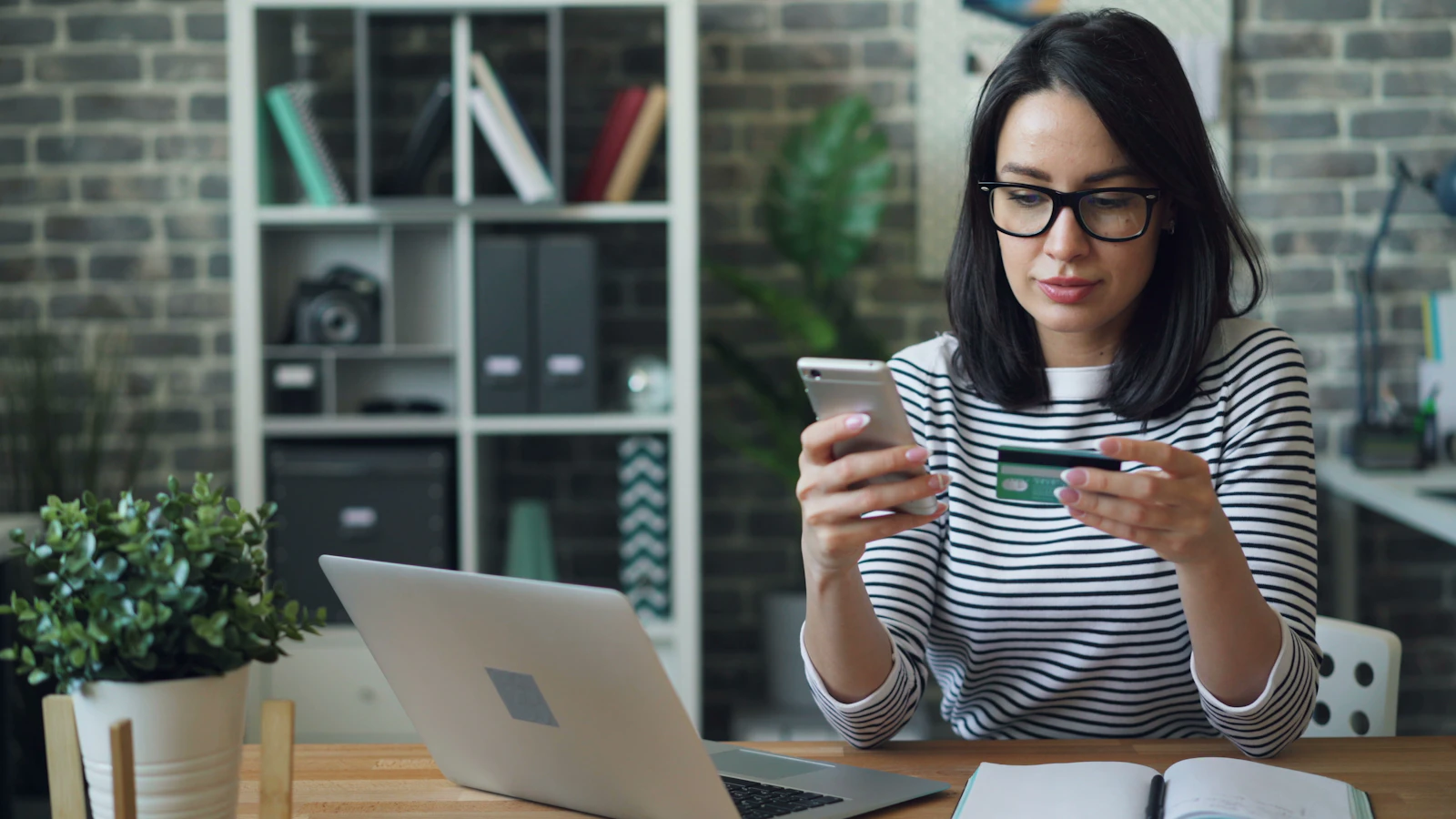 Optimiser la gestion de vos dépenses professionnelles avec les cartes pro